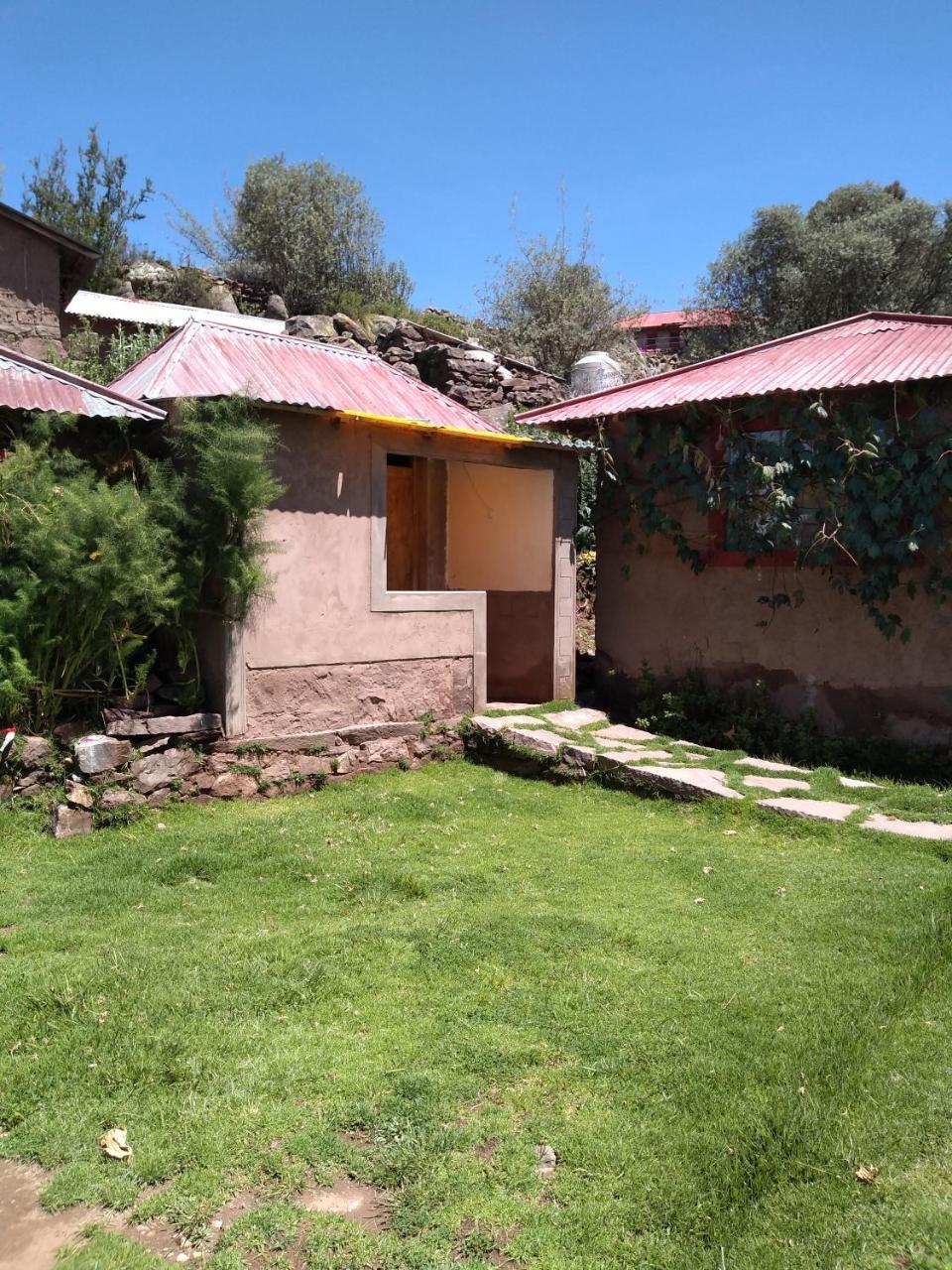 Taquile Familia Celso Hotel Huillanopampa Exterior foto